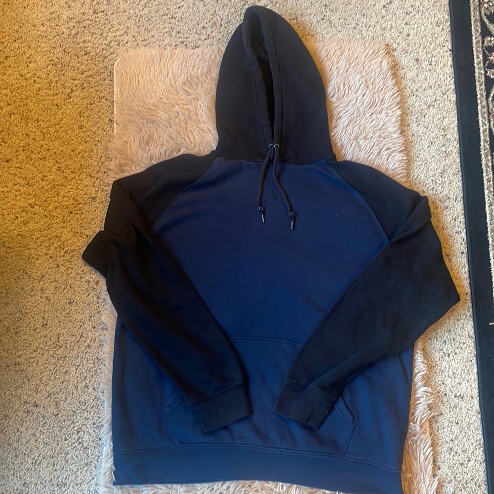 Old Navy Men’s XL Blue/Black Sweatshirt